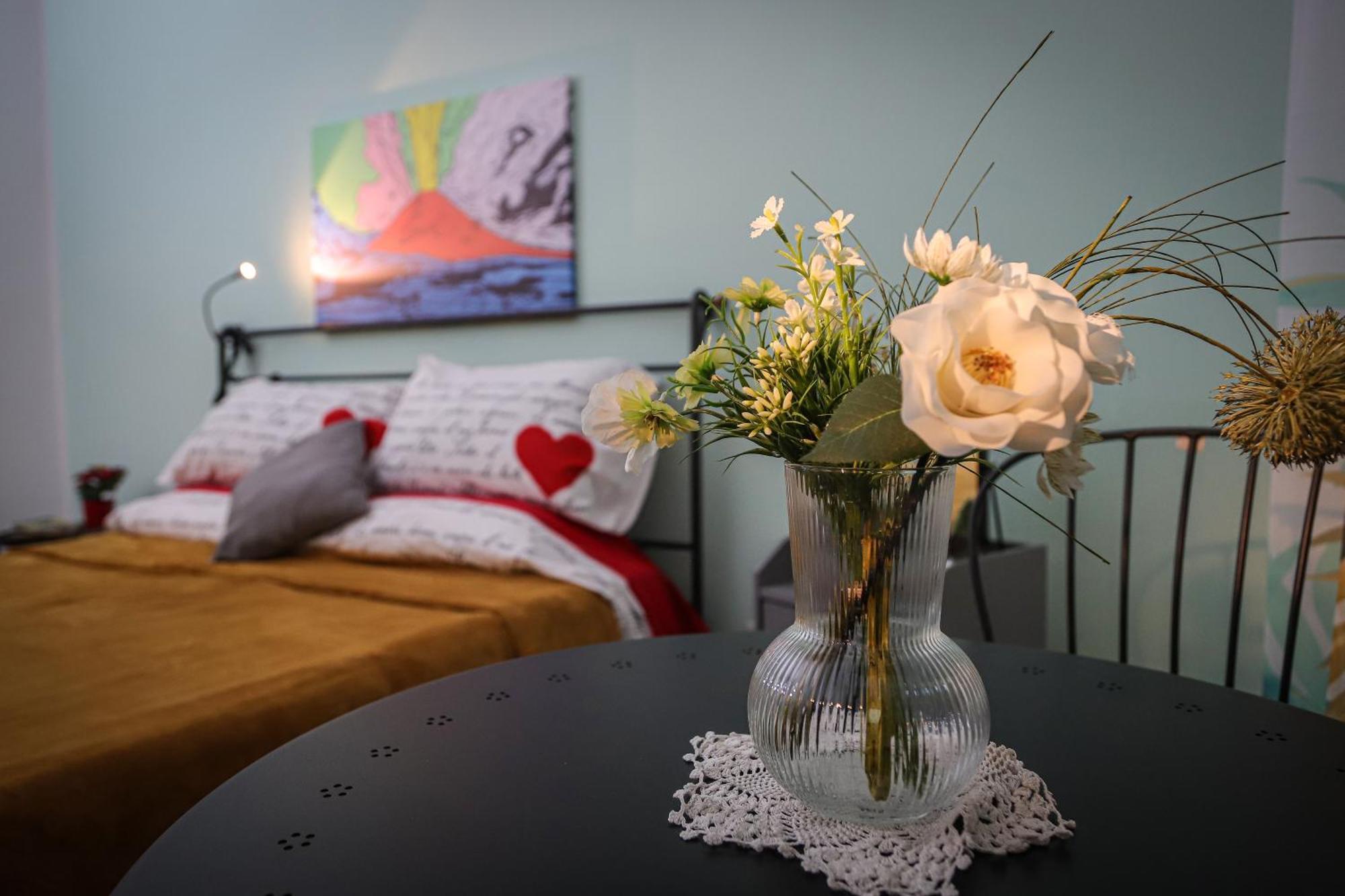 Morghen 88 Vomero Rooms เนเปิลส์ ภายนอก รูปภาพ